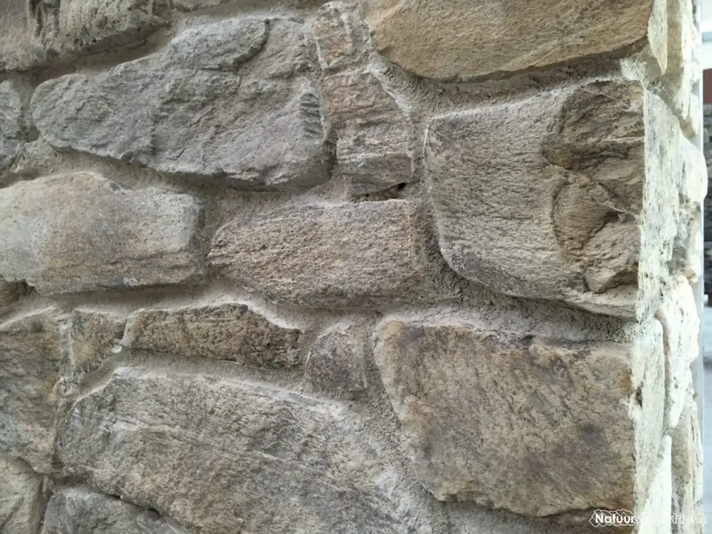 Mur de pierres naturelles